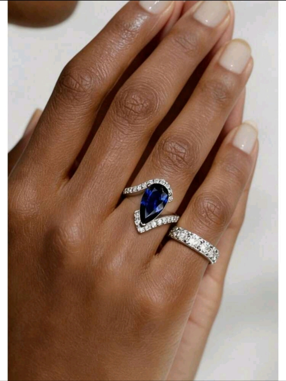 BRAND NEW ** Elegant Blue Teardrop Crystal Ring with Pavé Accents